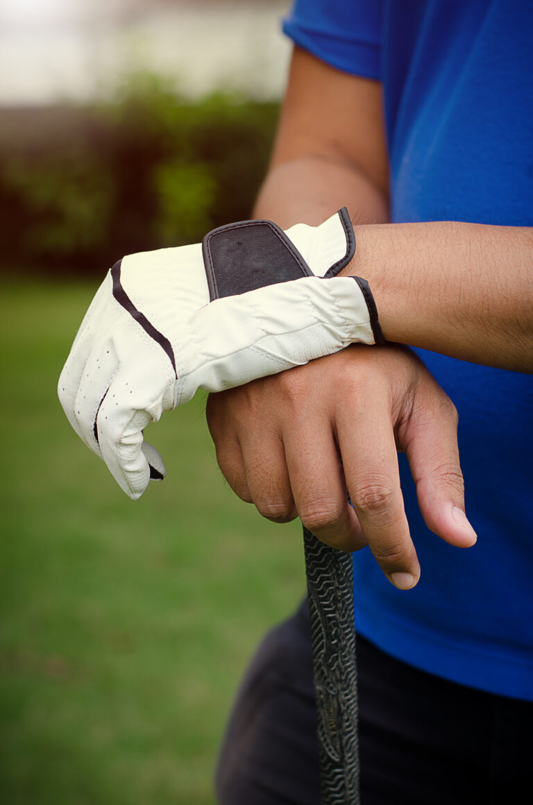 Strong Golf Grip: 3 Keys to Unlock Your Best Golf Today (by a Golf Professional)